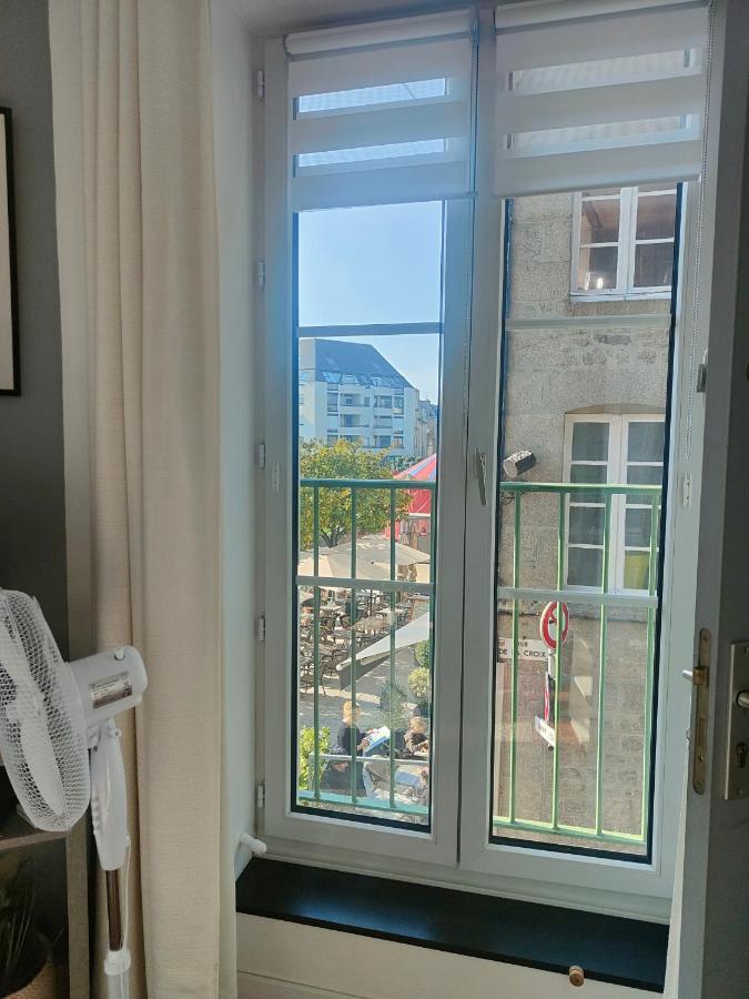 Studio Balcon De La Place Dinan Exterior foto
